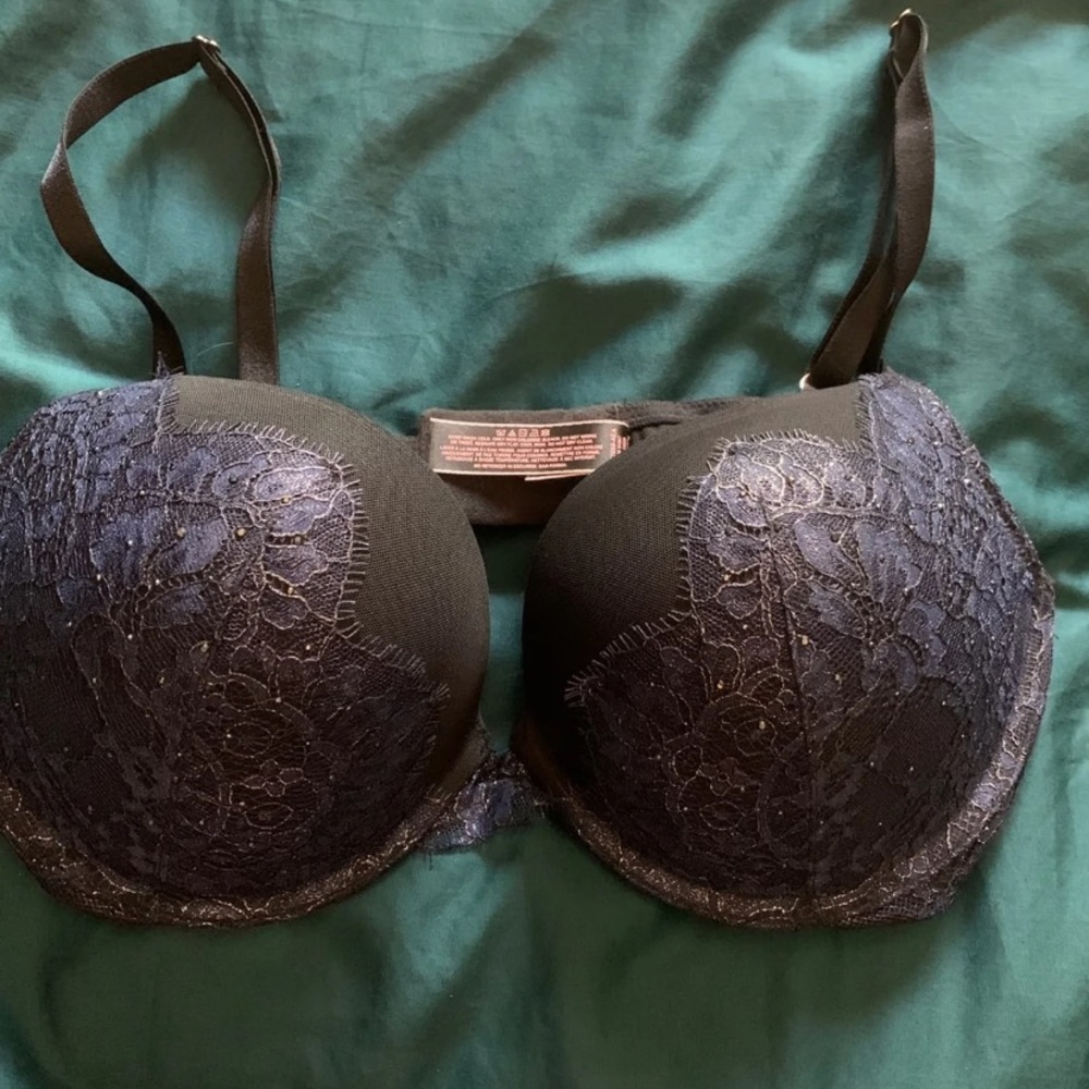 Victoria’s Secret LE Very Sexy Push Up Bra
